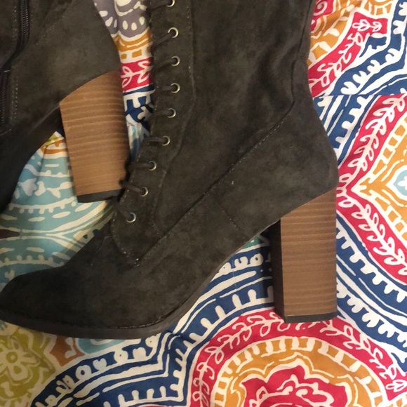 NWOT knee high lace up boots sz10 - Picture 2 of 4